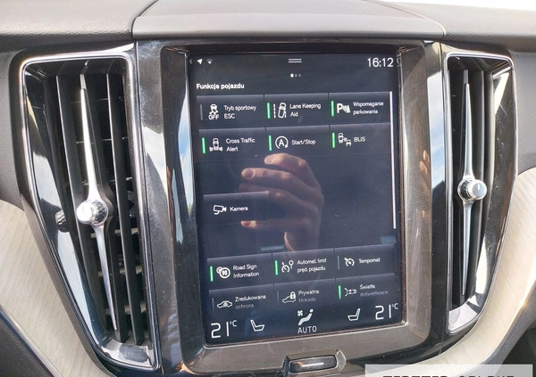 Volvo XC 60 cena 144900 przebieg: 95890, rok produkcji 2018 z Poznań małe 781